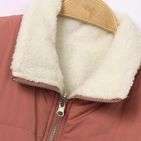 NWT Women's Reversible Sleeveless Vests Lamb Fleece Zipper Closure Size M Pink - Picture 6 of 11